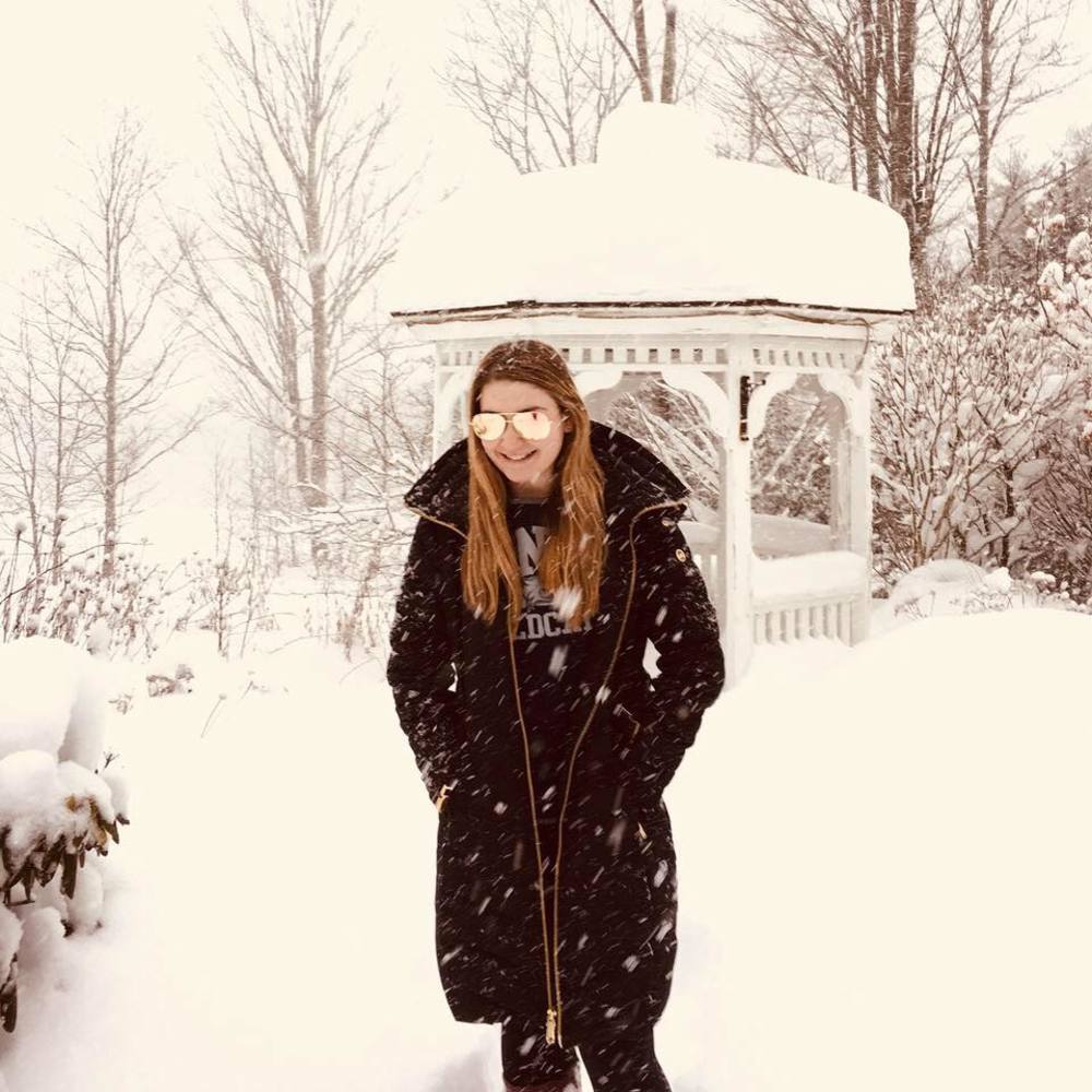 Meet your Posher, Caitlin